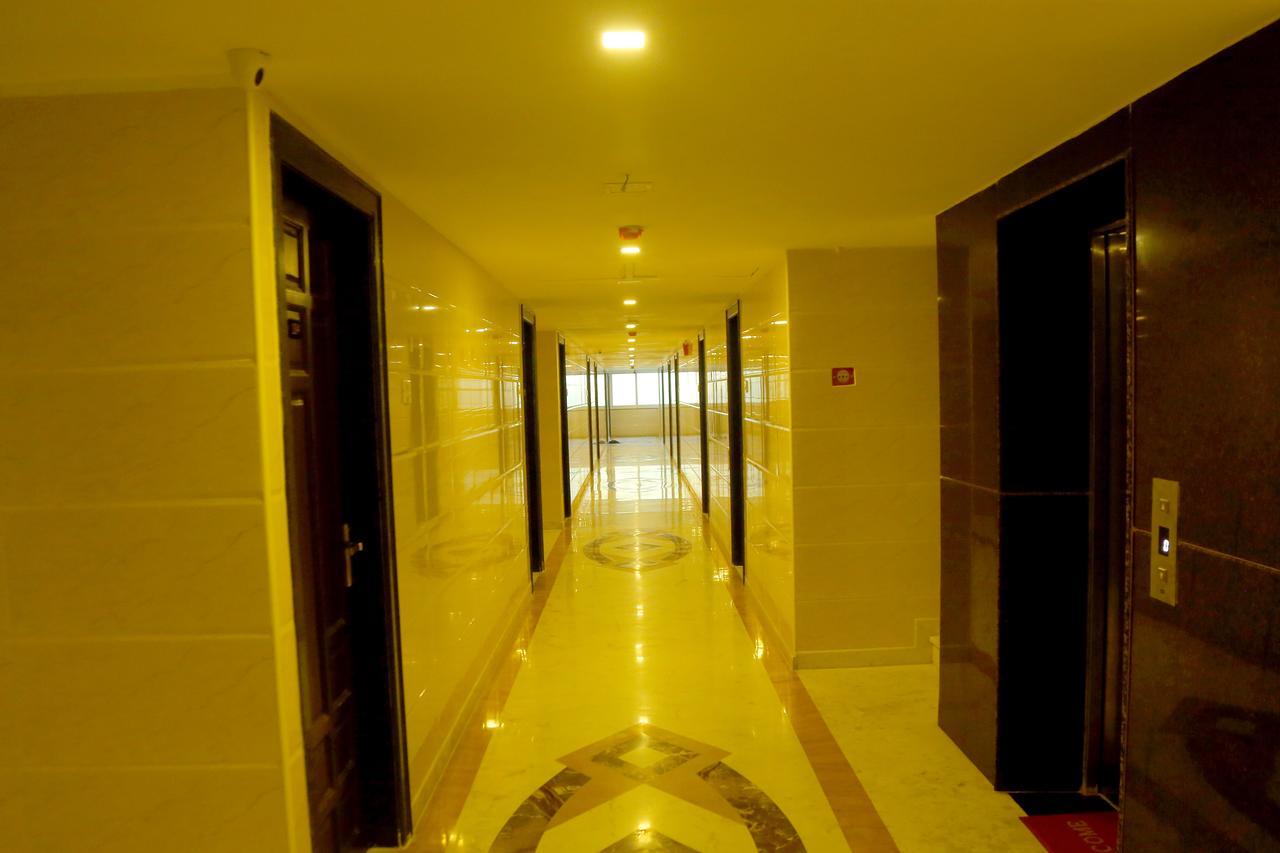 斯里马哈拉惹公寓 Tiruchirappalli 外观 照片